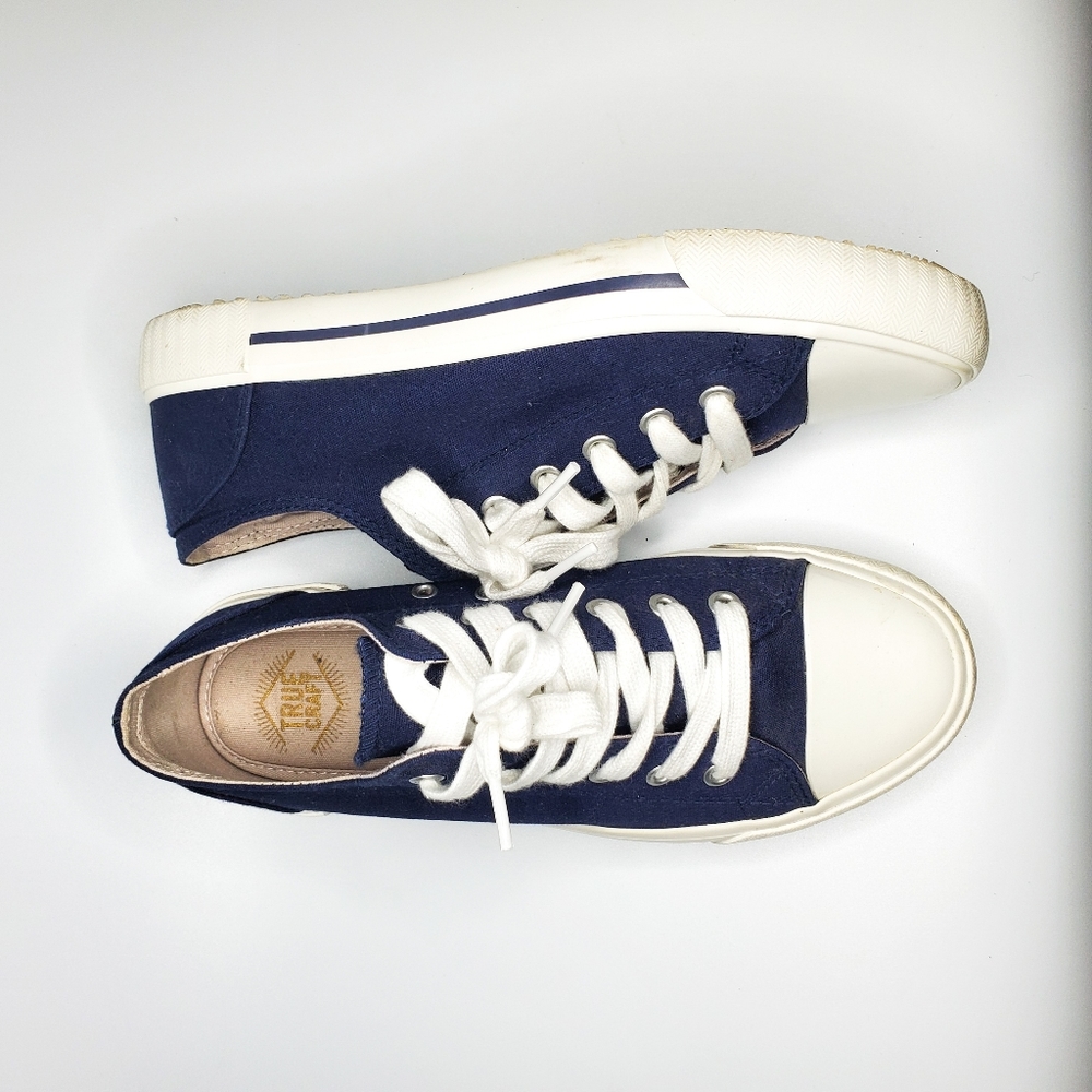True Craft Navy canvas sneakers size 7.5